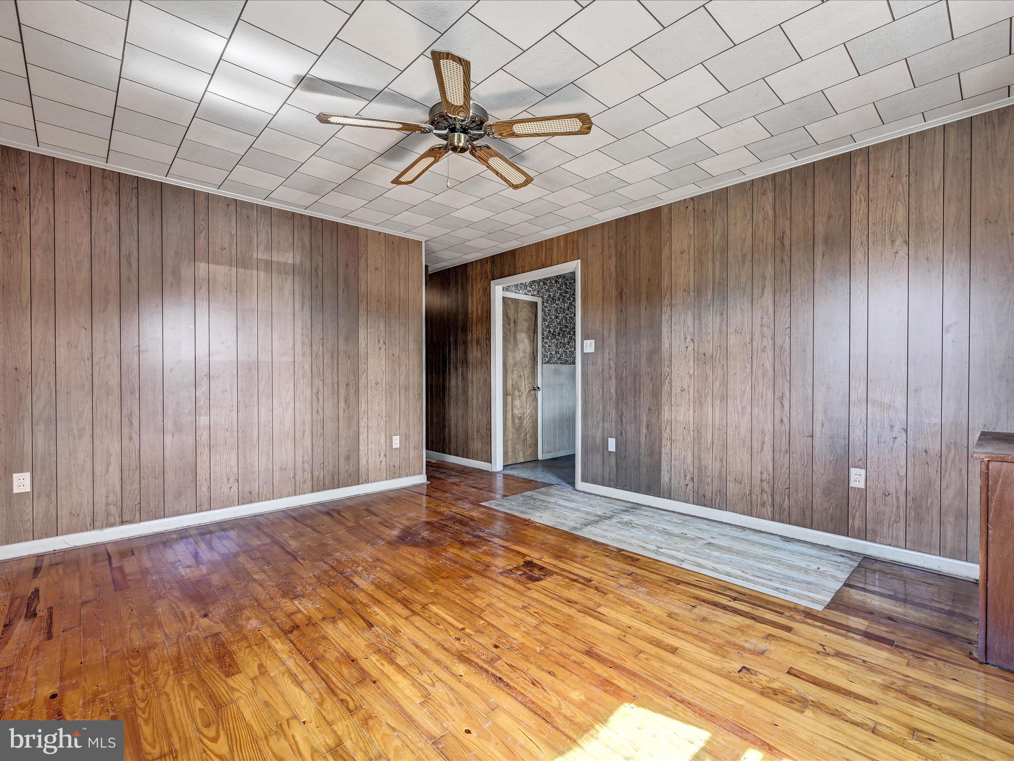 1222 Katterman Hill Road Richland, PA 17087 - Photo 8 of 31 Living Room