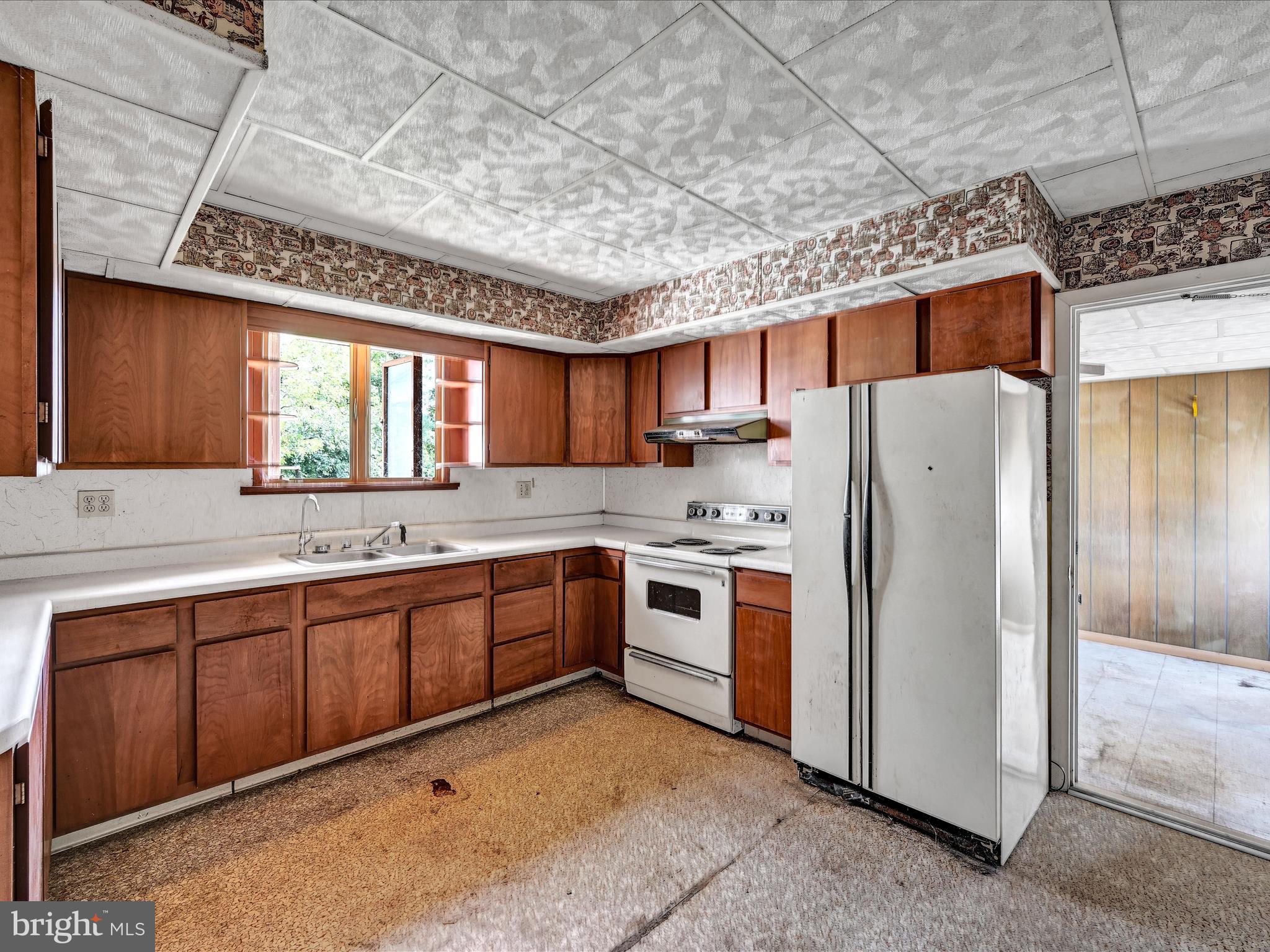 1222 Katterman Hill Road Richland, PA 17087 - Photo 10 of 31 Kitchen