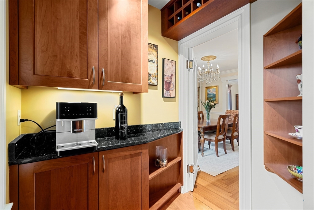 21 Avon Place Arlington, MA 02474 - Photo 13 of 42