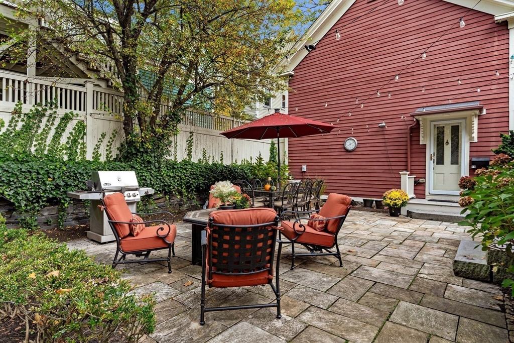 21 Avon Place Arlington, MA 02474 - Photo 6 of 42