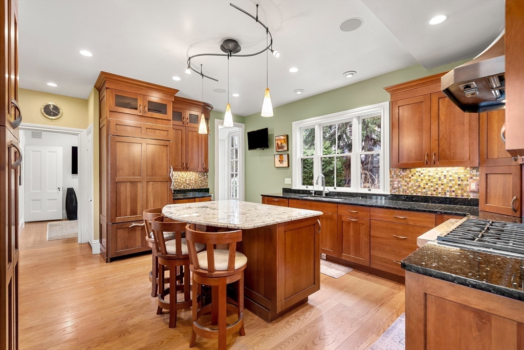 21 Avon Place Arlington, MA 02474 - Photo 9 of 42