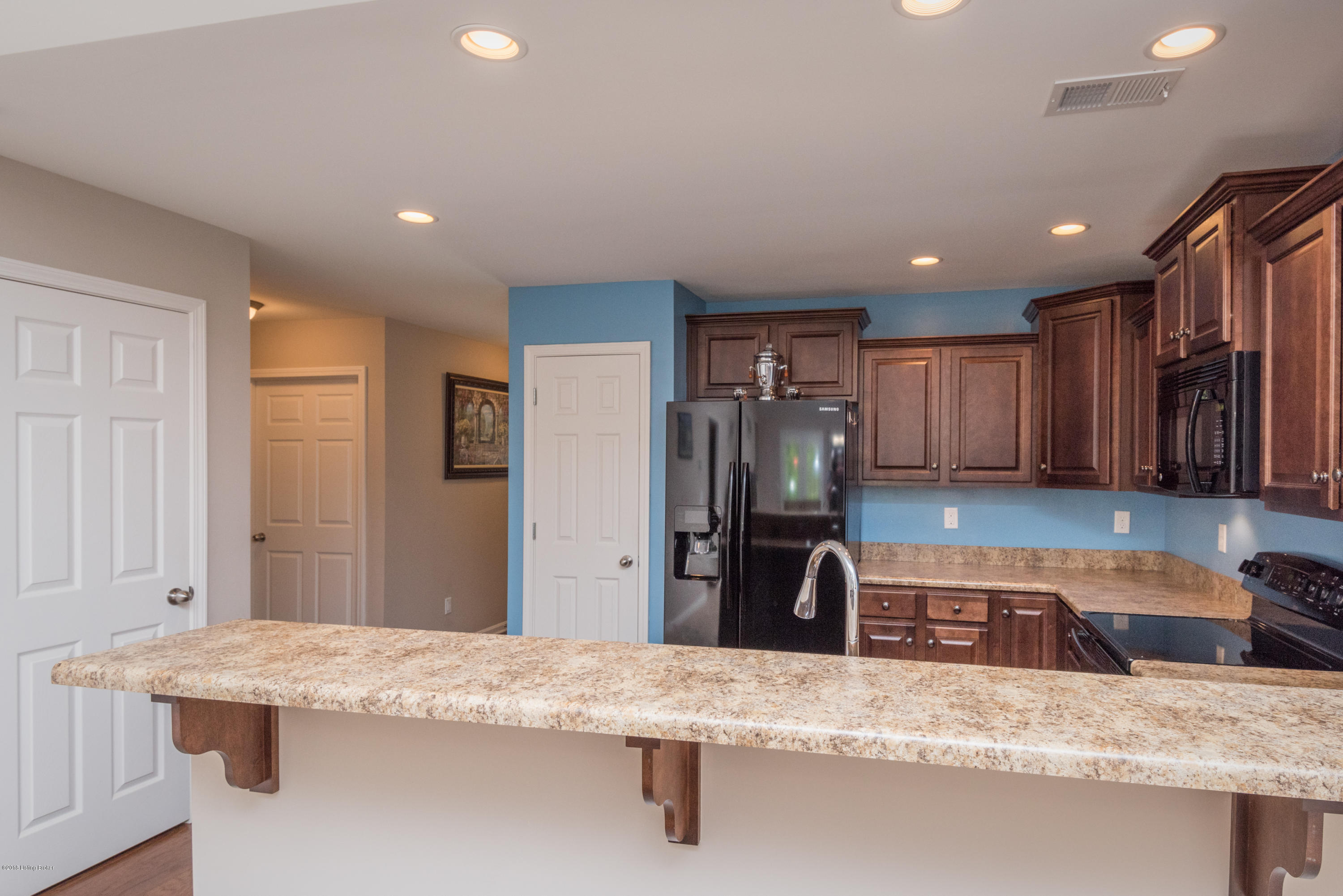 6517 Renate Road Louisville, KY 40291 - Photo 18 of 21 018