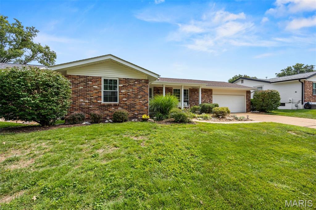 5730 Chatport Road St. Louis, MO 63129 - Photo 2 of 38 Gallery Image 2
