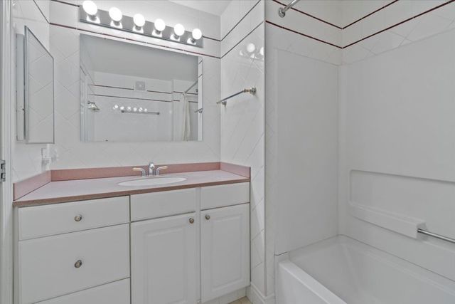 $750,000 | 150 Staniford Street, Unit 617, Boston, MA 02114