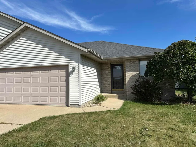 $260,000 | 2710 North Wright Road, Janesville, WI 53546