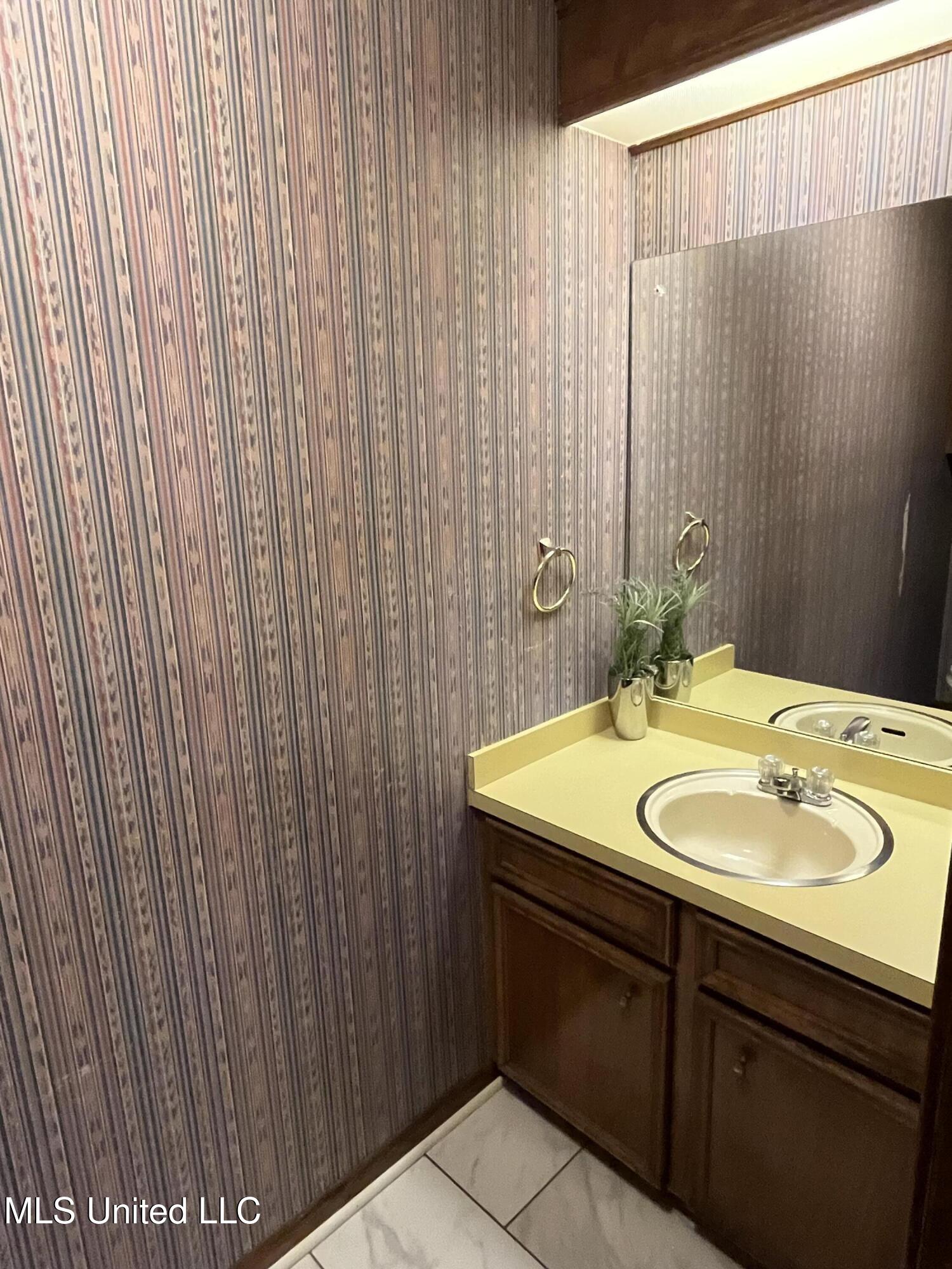 810 Colonial Circle Jackson, MS 39211 - Photo 30 of 34 IMG_0547