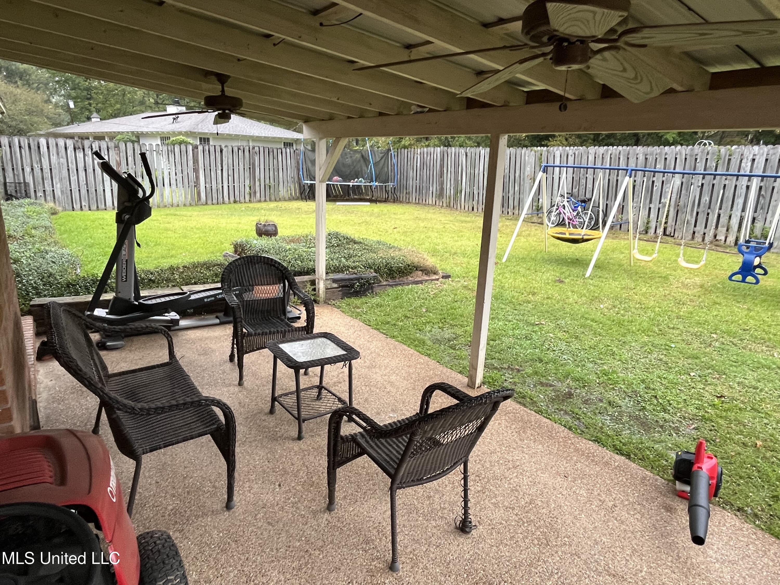 810 Colonial Circle Jackson, MS 39211 - Photo 33 of 34 IMG_0551