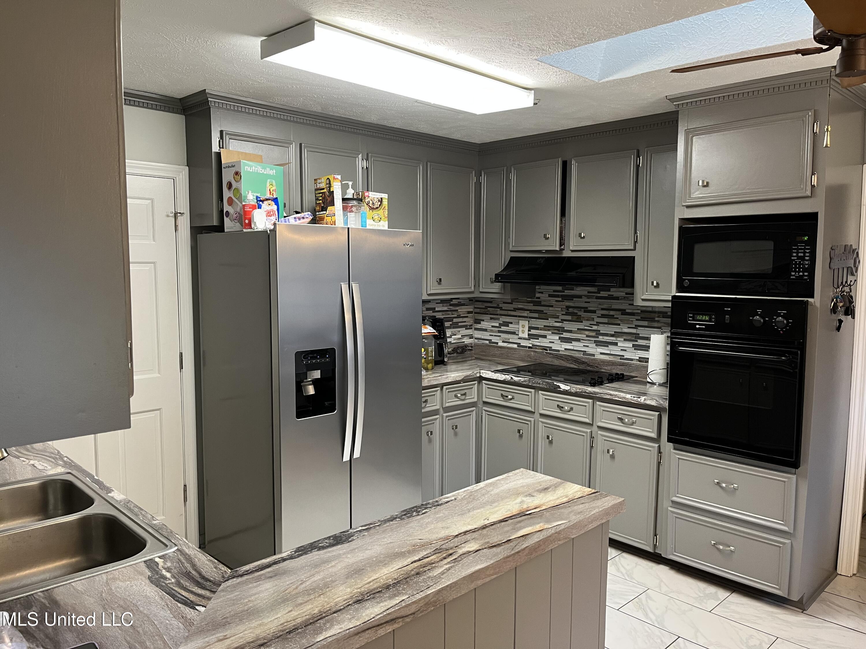 810 Colonial Circle Jackson, MS 39211 - Photo 4 of 34 IMG_0517