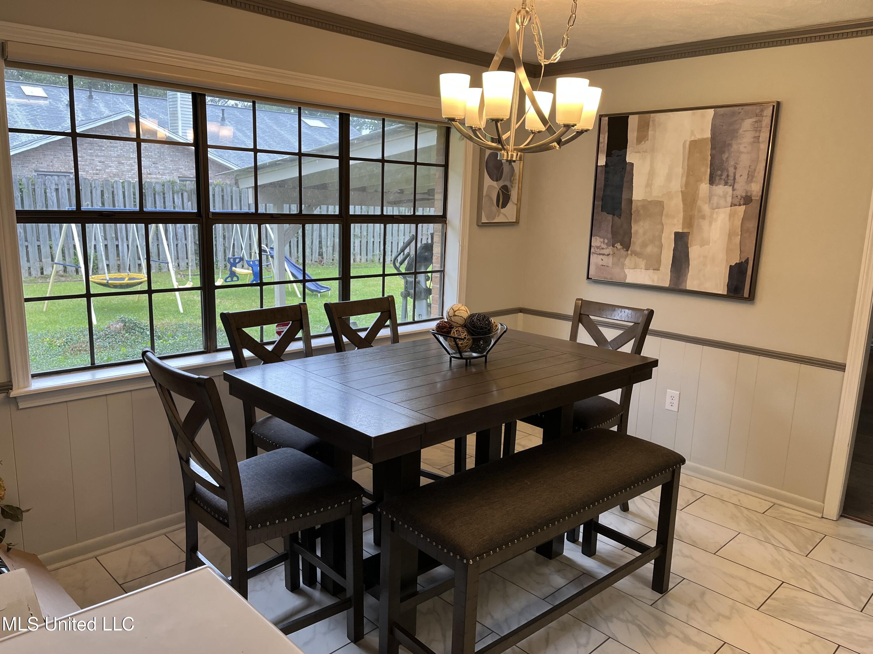 810 Colonial Circle Jackson, MS 39211 - Photo 6 of 34 IMG_0520