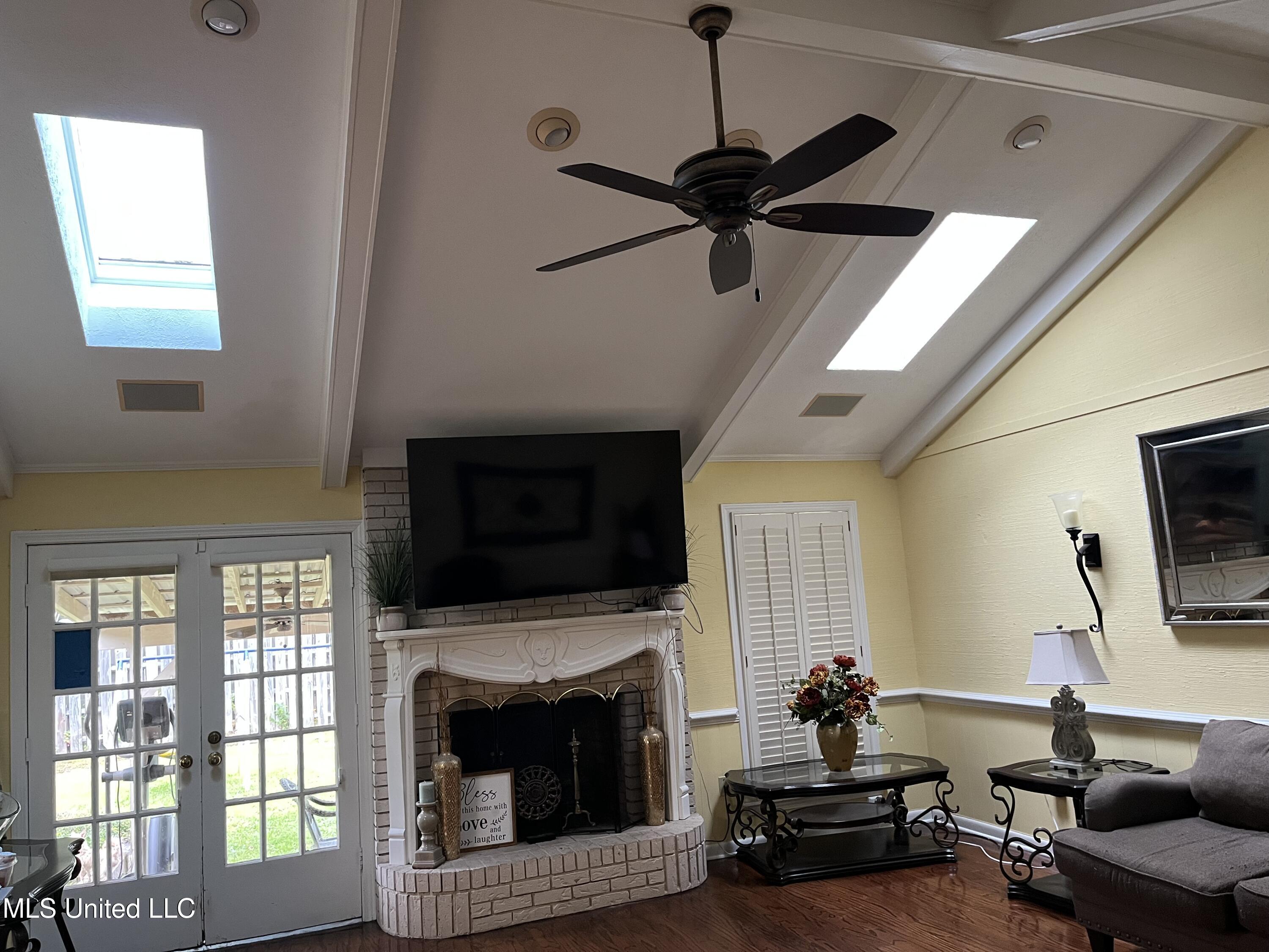 810 Colonial Circle Jackson, MS 39211 - Photo 9 of 34 IMG_0523