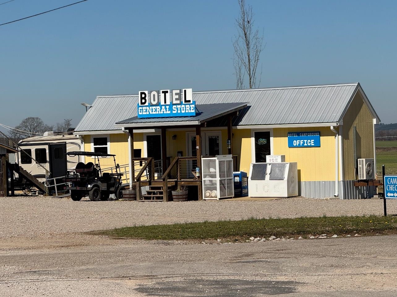 0 Arnold Lane Savannah, TN 38372 - Photo 2 of 8 a view of a house with a patio