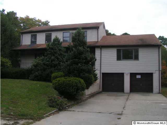789 Oak Glen Road Howell, NJ 07731 - Photo 1 of 1 Primary Photo