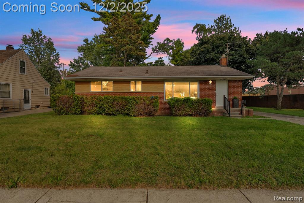 17150 Wakenden Redford, MI 48240 - Photo 1 of 35