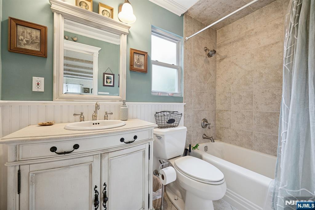 394 Burlington Road Paramus, NJ 07652 - Photo 14 of 30