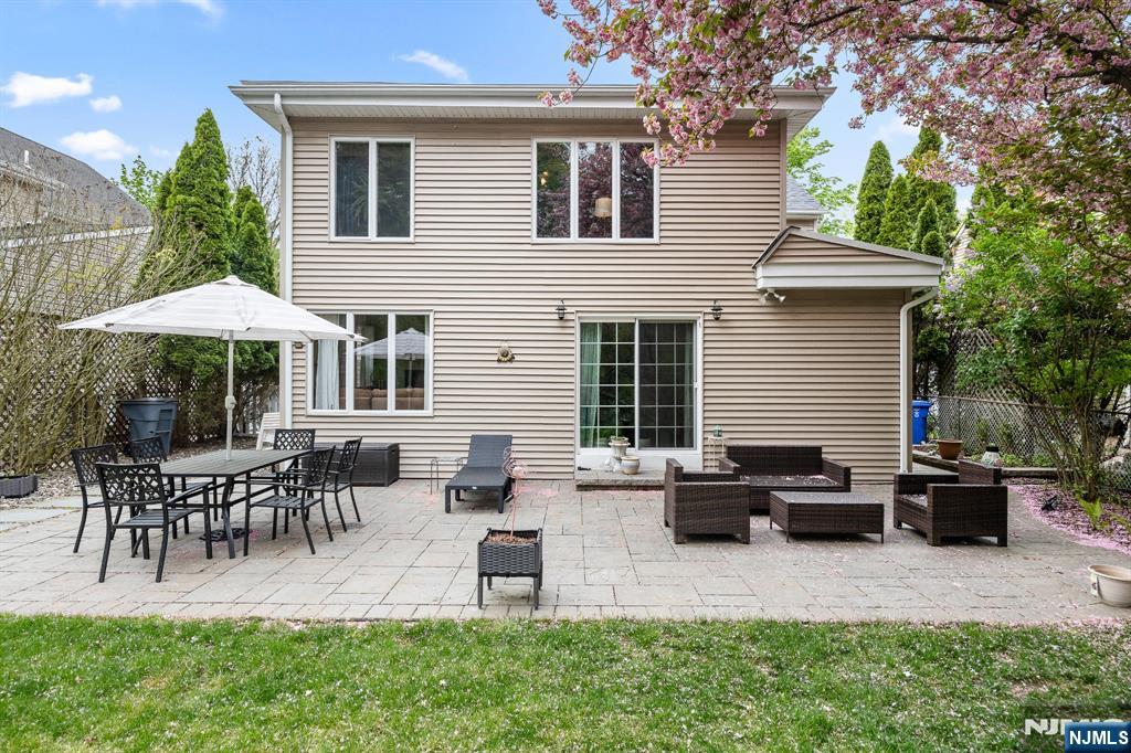 394 Burlington Road Paramus, NJ 07652 - Photo 28 of 30