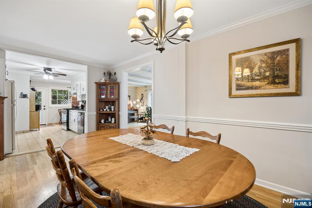 394 Burlington Road Paramus, NJ 07652 - Photo 6 of 30