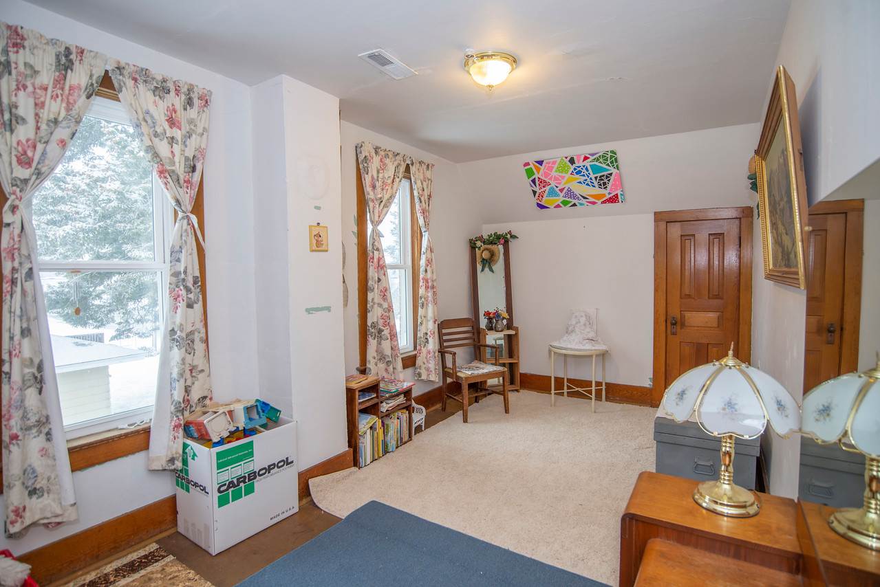 255 Broadway Avenue Reardan, WA 99029 - Photo 4 of 20