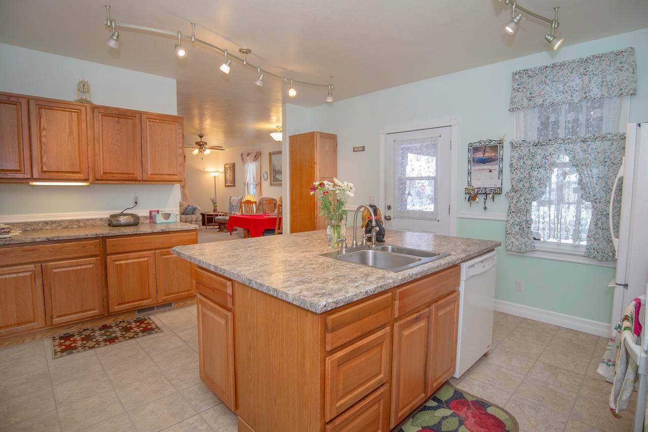 255 Broadway Avenue Reardan, WA 99029 - Photo 8 of 20