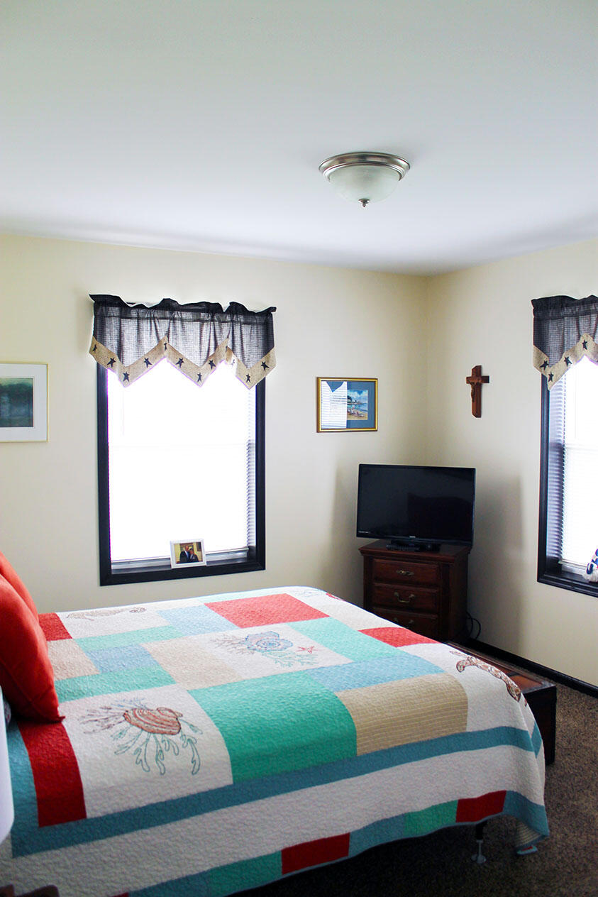 945 Battle Ridge Road Clinton, ME 04927 - Photo 14 of 34 13 - Bedroom 2