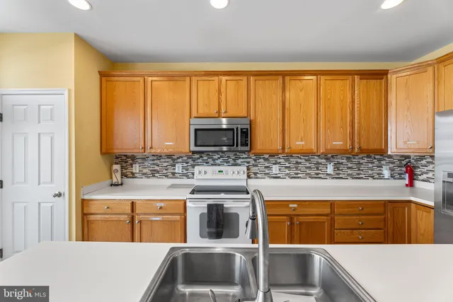 $810,000 | 6 Beach Walk Lane, Unit LUTV, Ocean City, MD 21842