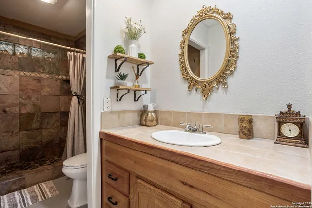 $2,150 | 18218 Scenic Loop Road, Helotes, TX 78023