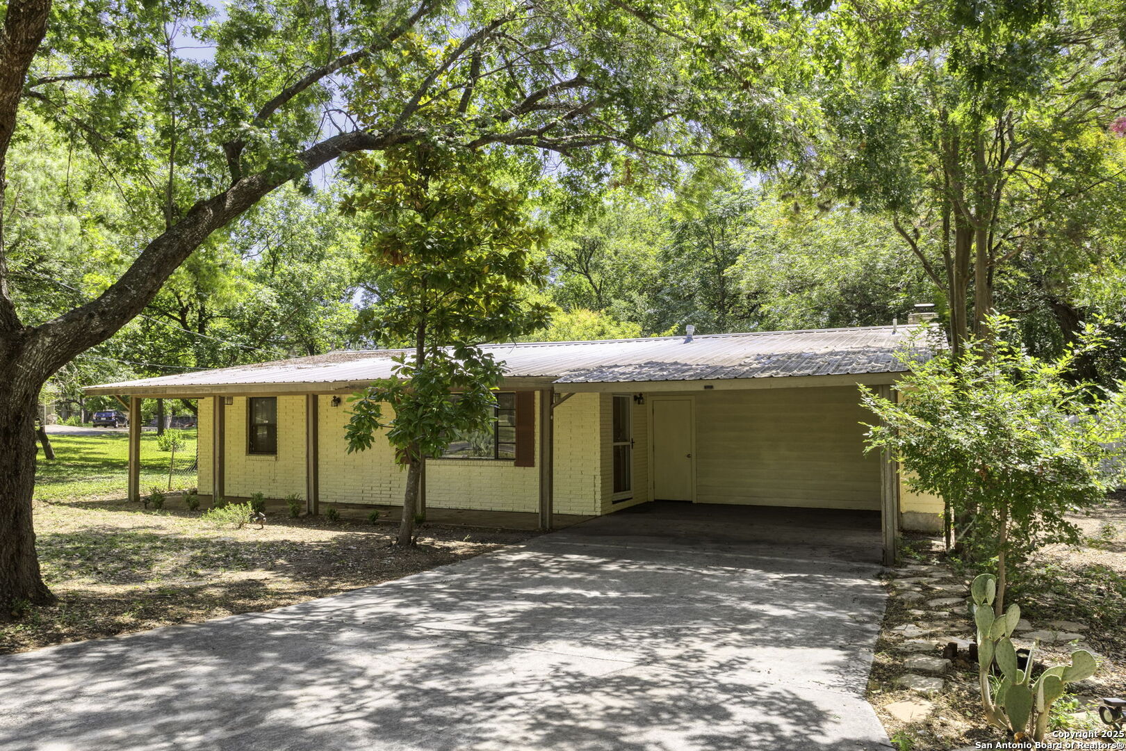 18218 Scenic Loop Road Helotes, TX 78023 - Photo 2 of 19