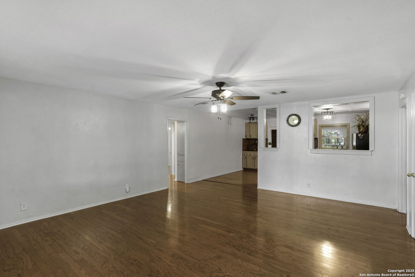 18218 Scenic Loop Road Helotes, TX 78023 - Photo 4 of 19