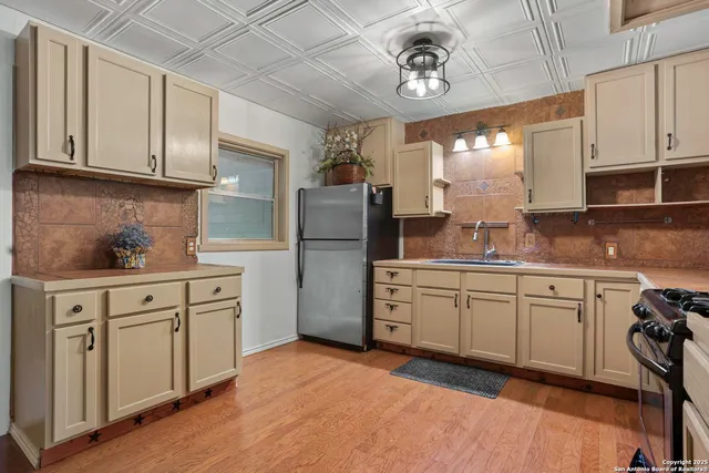 $2,150 | 18218 Scenic Loop Road, Helotes, TX 78023