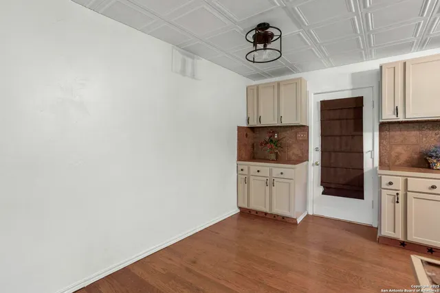 $2,150 | 18218 Scenic Loop Road, Helotes, TX 78023