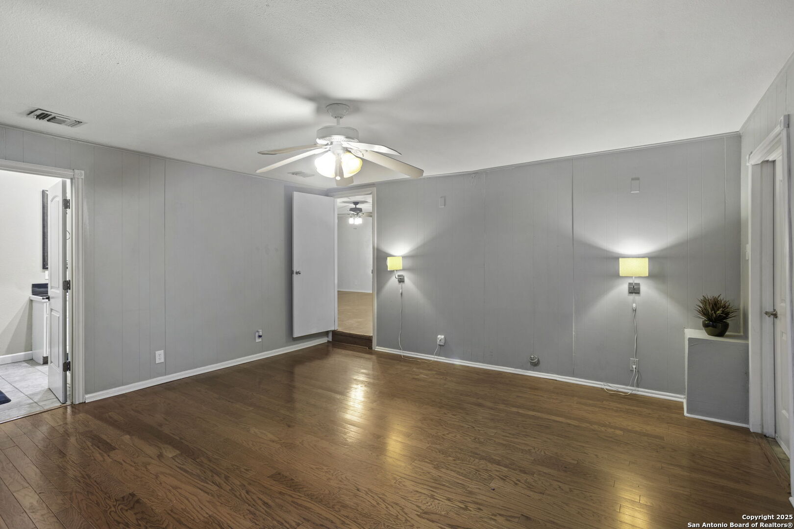 18218 Scenic Loop Road Helotes, TX 78023 - Photo 9 of 19