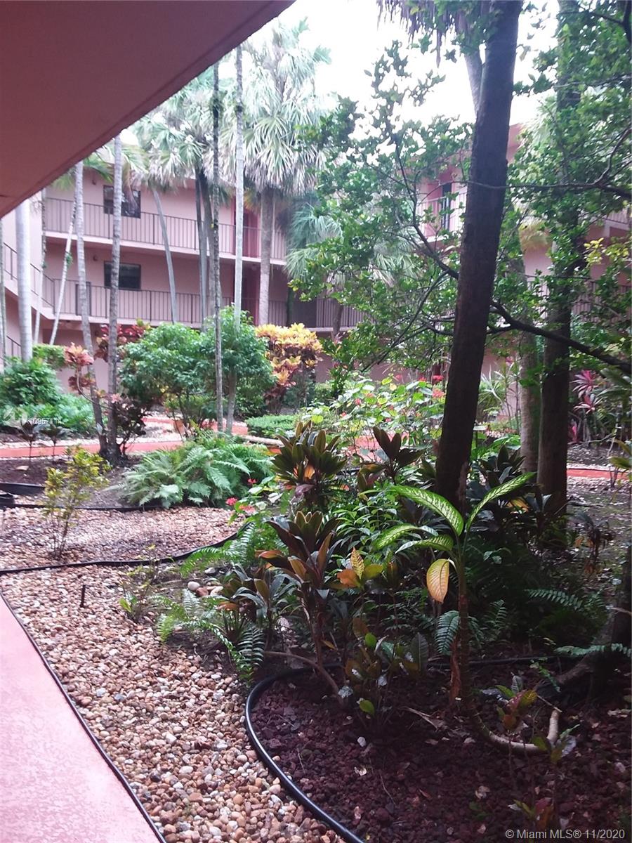 10985 Southwest 107th Street, Unit 102 Miami, FL 33176 - Photo 6 of 16