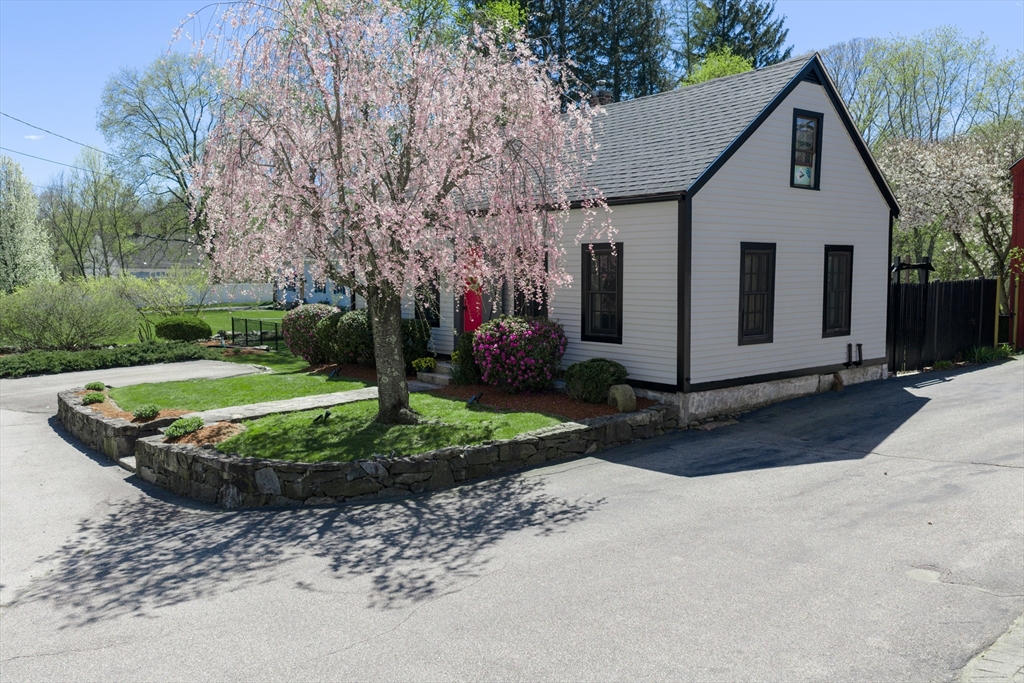 14 Cook Street Douglas, MA 01516 - Photo 2 of 36