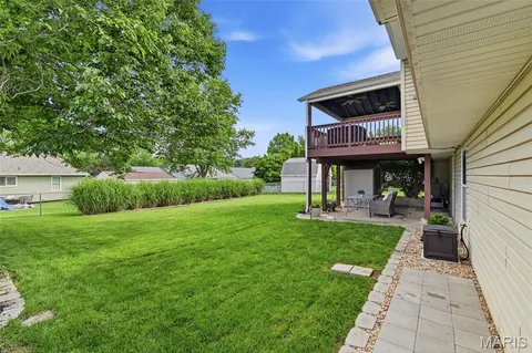 $370,000 | 4 Cambourne Court, St. Peters, MO 63376