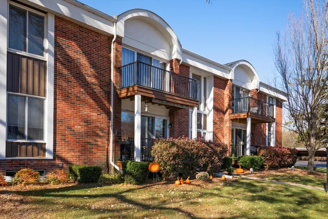 $1,150 | 29516 Bobrich Street, Unit 20, Livonia, MI 48152