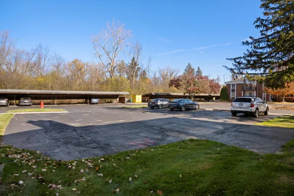 $1,100 | 29516 Bobrich Street, Unit 20, Livonia, MI 48152