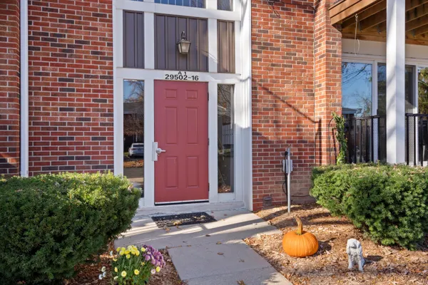 $1,100 | 29516 Bobrich Street, Unit 20, Livonia, MI 48152