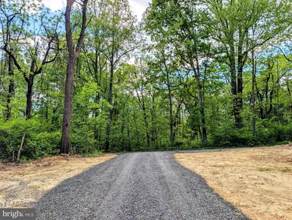 $230,000 | 3964 Hidden Valley Lane, Linden, VA 22642