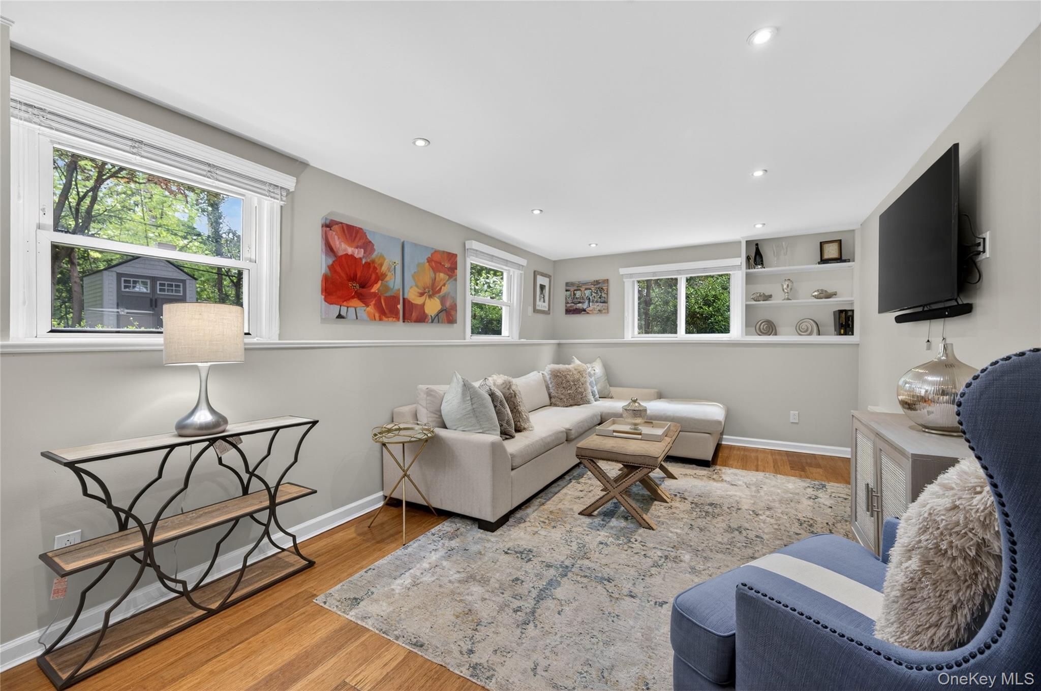 34 Bridge Road Manhasset, NY 11030 - Photo 15 of 31
