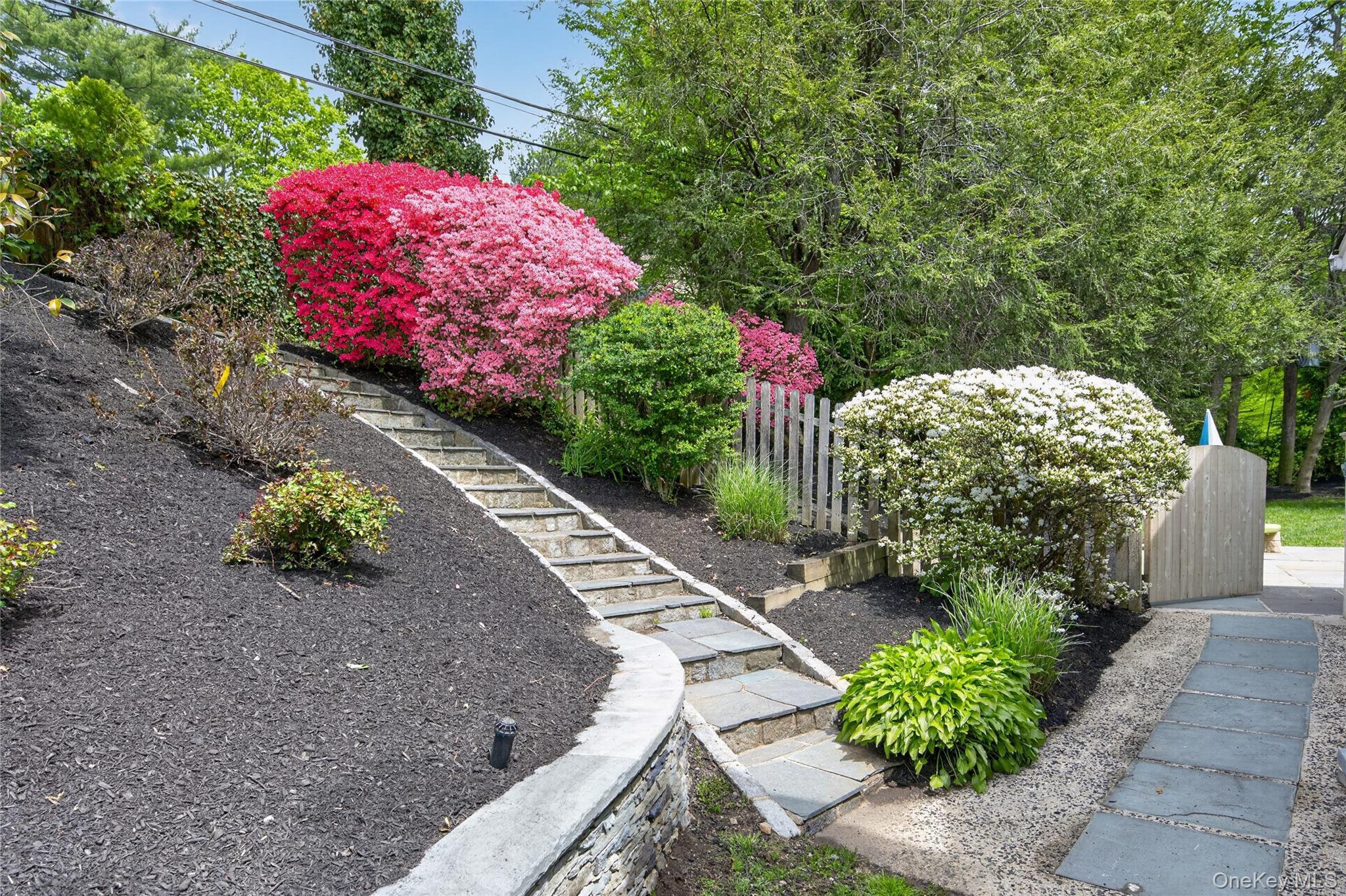 34 Bridge Road Manhasset, NY 11030 - Photo 23 of 31