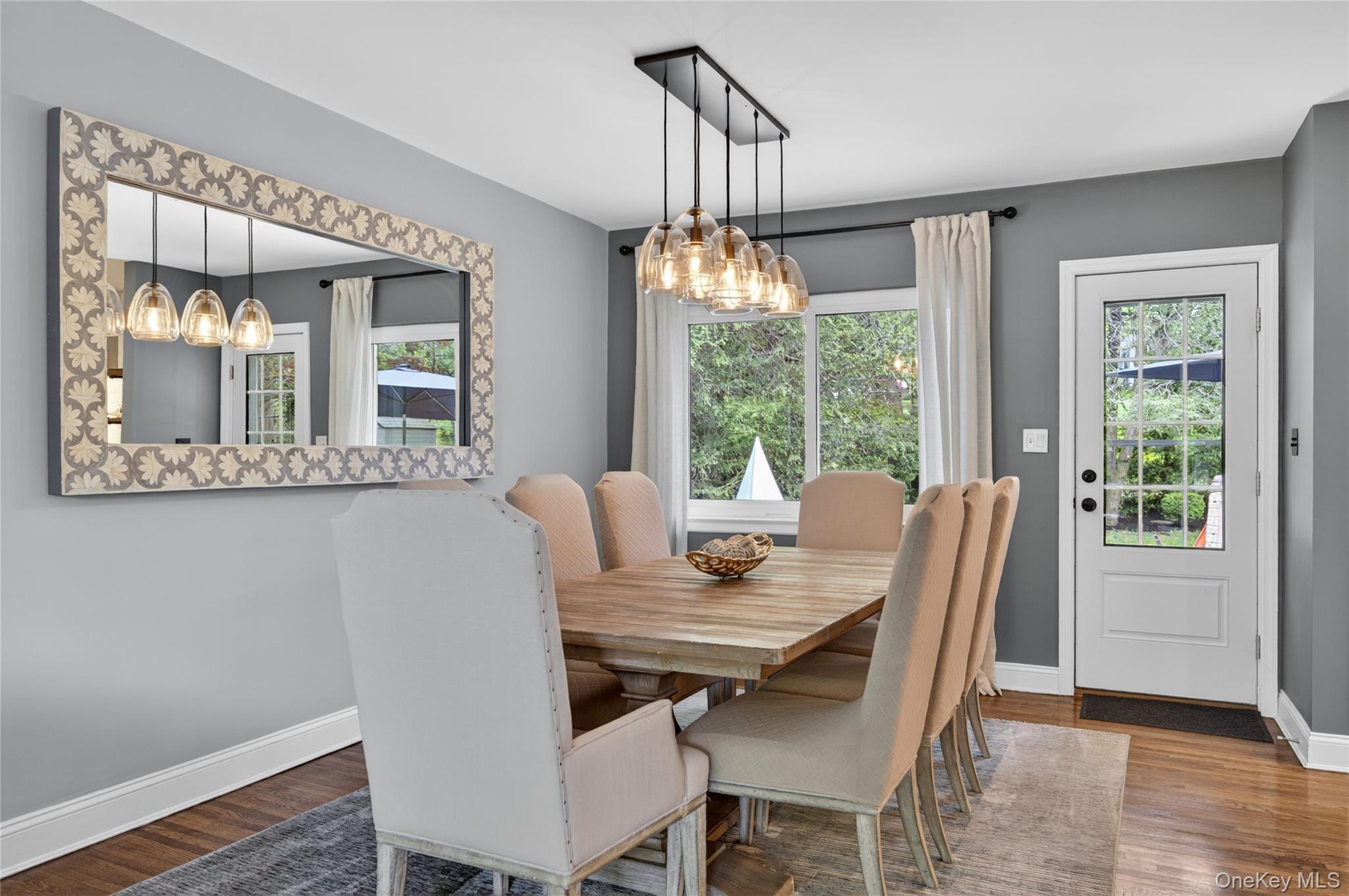 34 Bridge Road Manhasset, NY 11030 - Photo 8 of 31