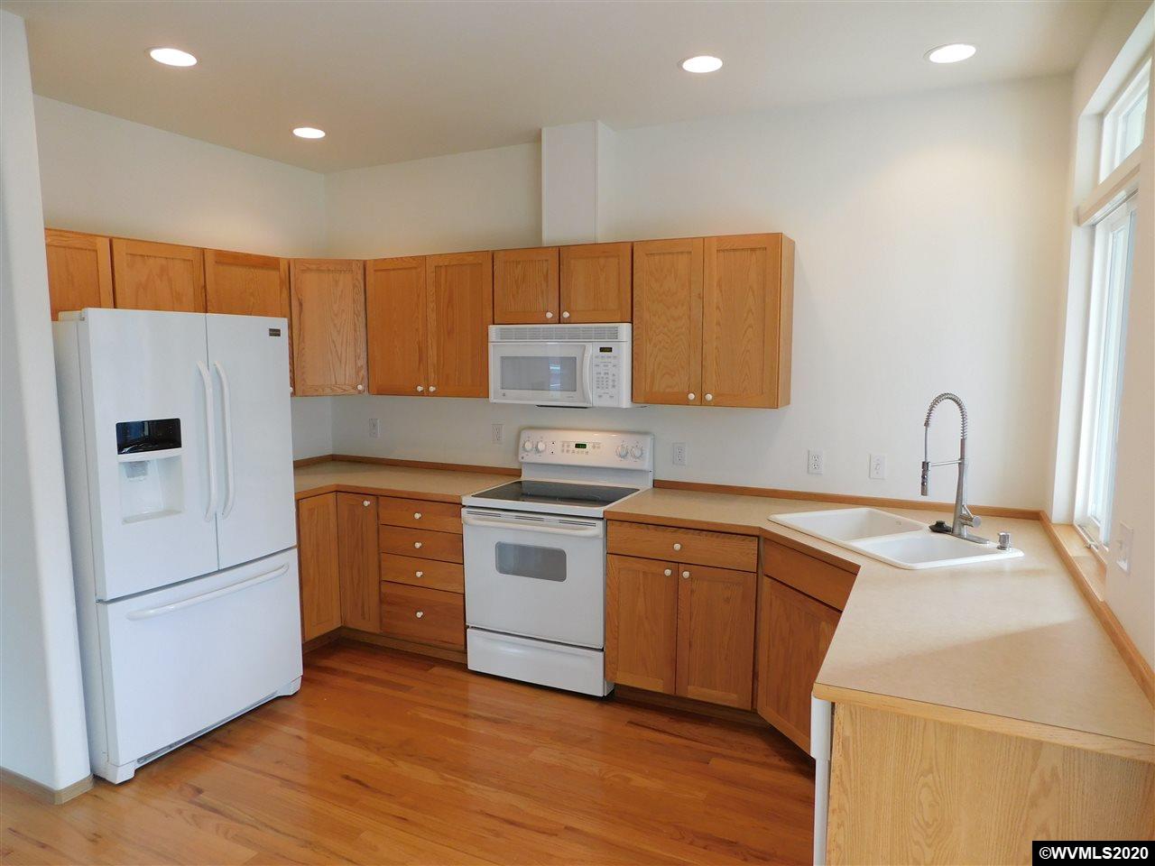 1673 Southwest Elk Circle, Unit CL Albany, OR 97321 - Photo 6 of 20 Gallery Image 6