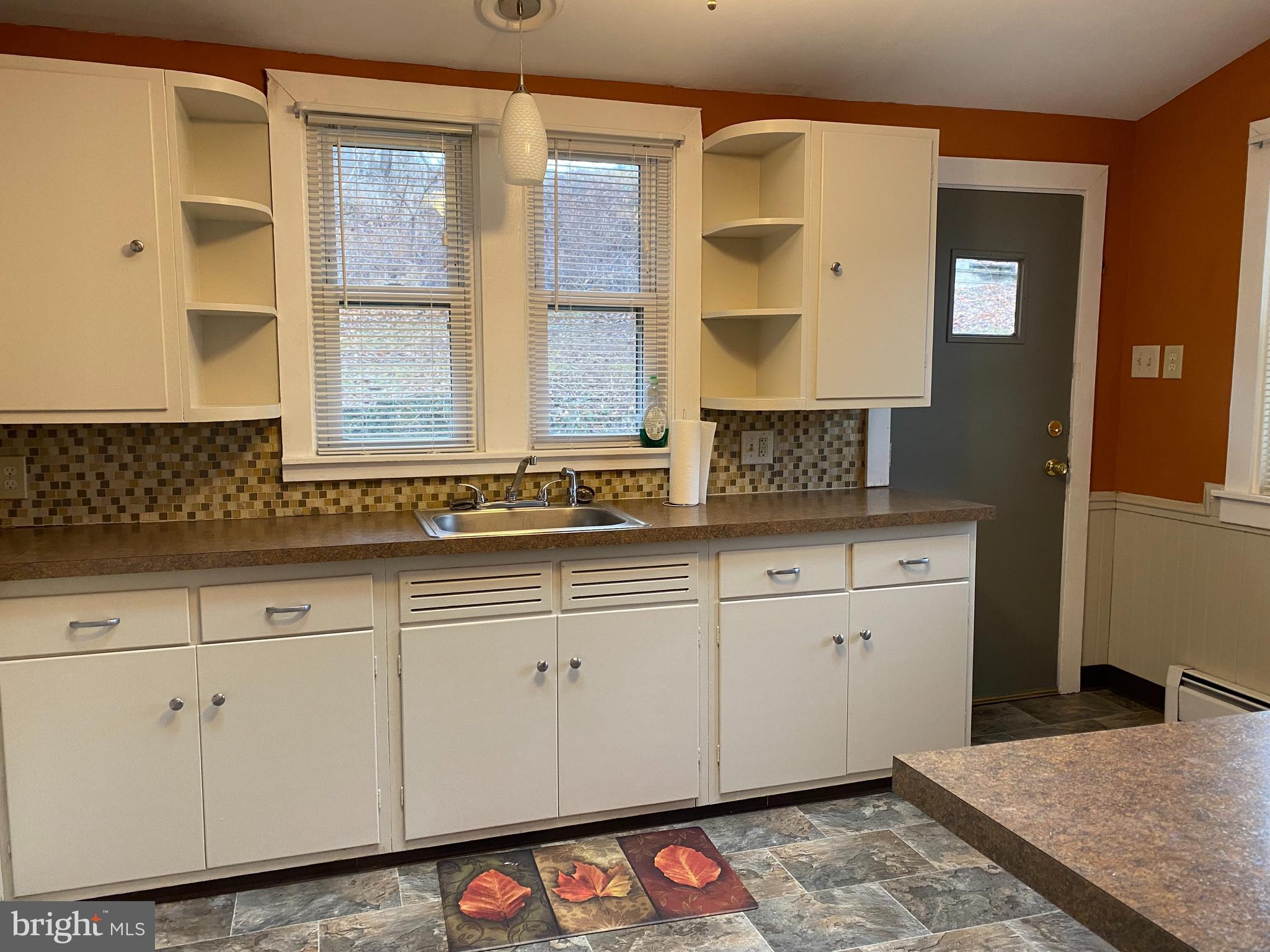 629 Convent Road Aston, PA 19014 - Photo 6 of 19 Kitchen