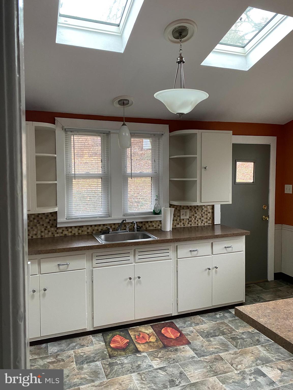 629 Convent Road Aston, PA 19014 - Photo 9 of 19 Kitchen