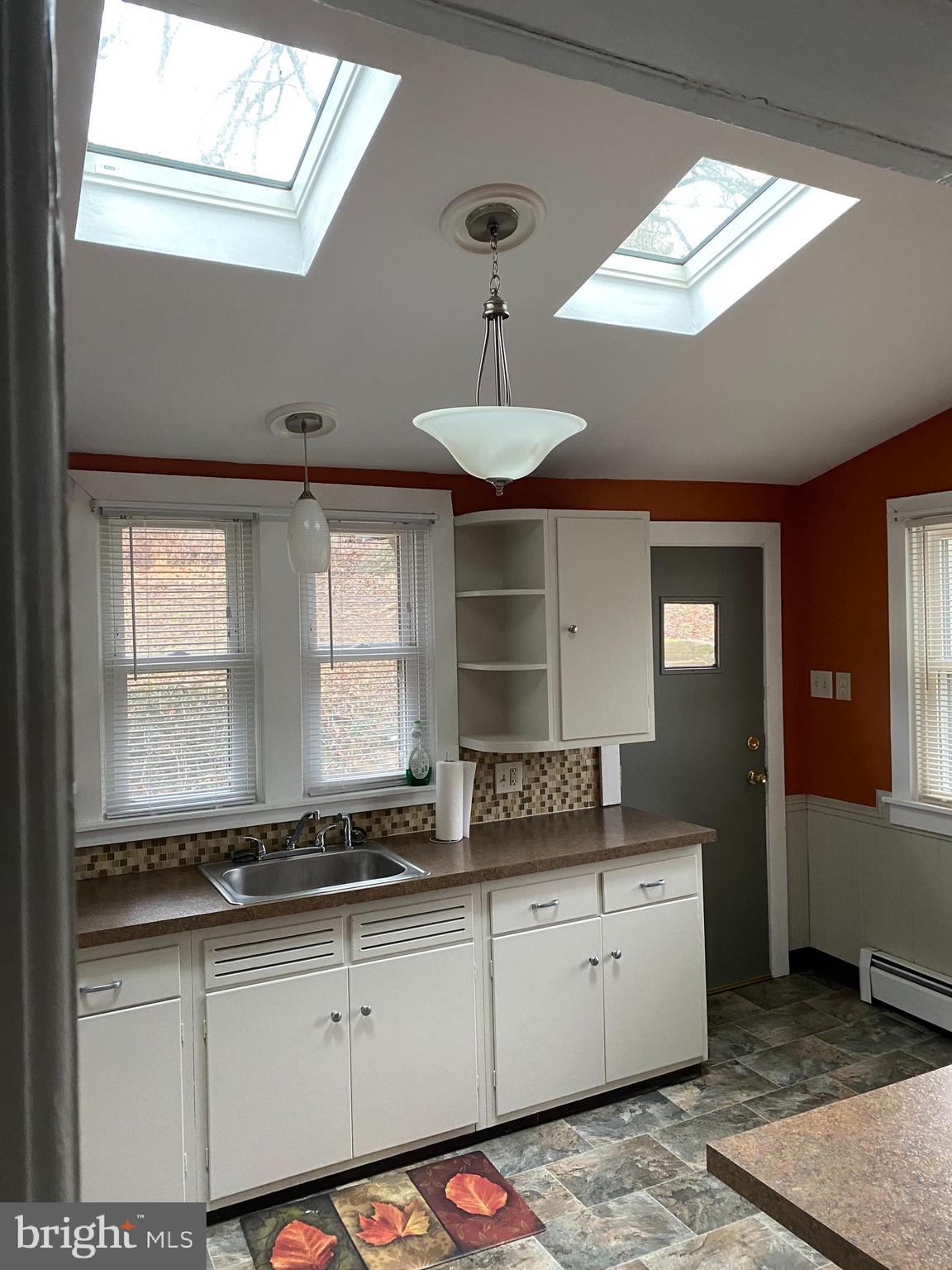 629 Convent Road Aston, PA 19014 - Photo 10 of 19 Kitchen