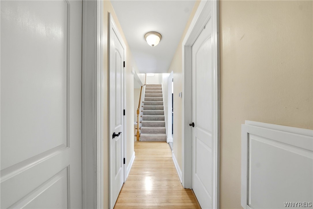 212 Treadwell Road Tonawanda, NY 14150 - Photo 15 of 39 Hallway on 1st floor.