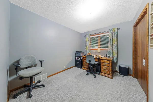 $595,000 | 58560 Kirkwood Road, Mankato, MN 56001