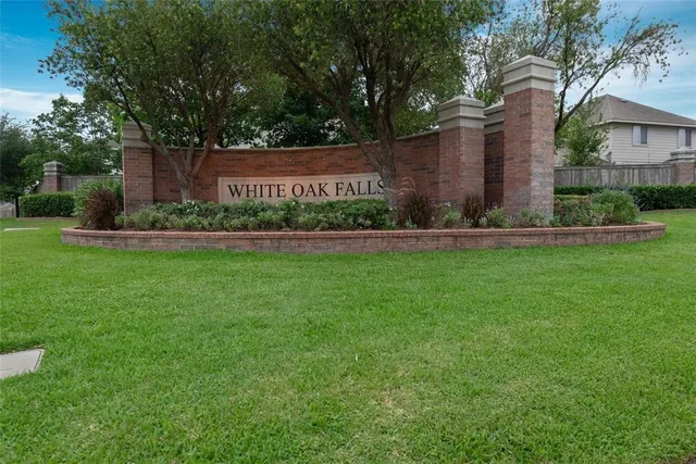 $2,100 | 10039 Noisy Waters Drive, Houston, TX 77095