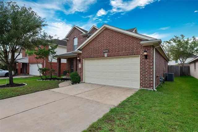 $2,100 | 10039 Noisy Waters Drive, Houston, TX 77095