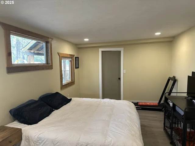 $249,900 | 136010 Hwy 97 Crescent, Crescent, OR 97733