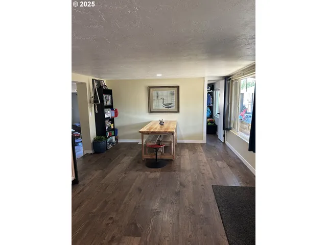 $249,900 | 136010 Hwy 97 Crescent, Crescent, OR 97733